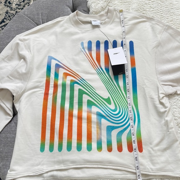 NWT Nike Yoga Luxe A.I.R.
Women's Fleece Crew - Picture 8 of 10